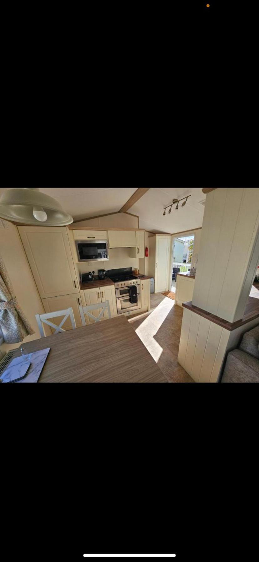 Caravan Chestnut Aparthotel Meliden Esterno foto